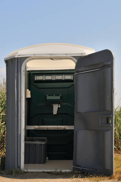 Best Construction site porta potty rental  in Bridgeport, MI