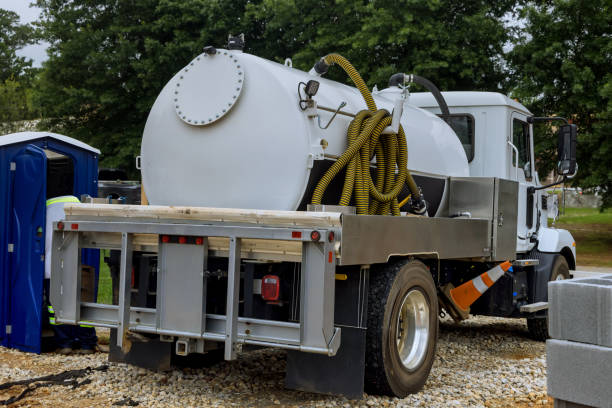 Portable Toilet Options We Offer in Bridgeport, MI